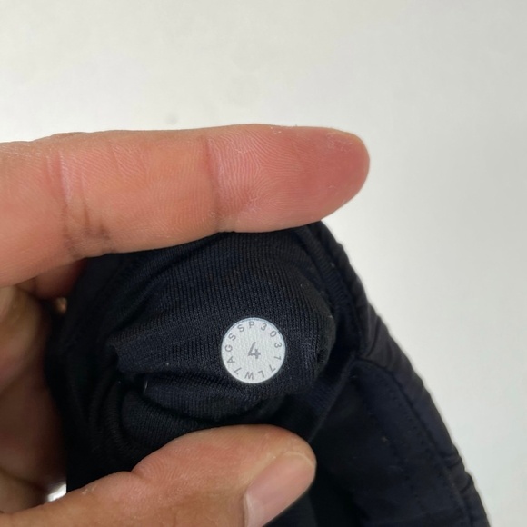 Lululemon Miles Ahead Short (2.5") - Picture 8 of 11